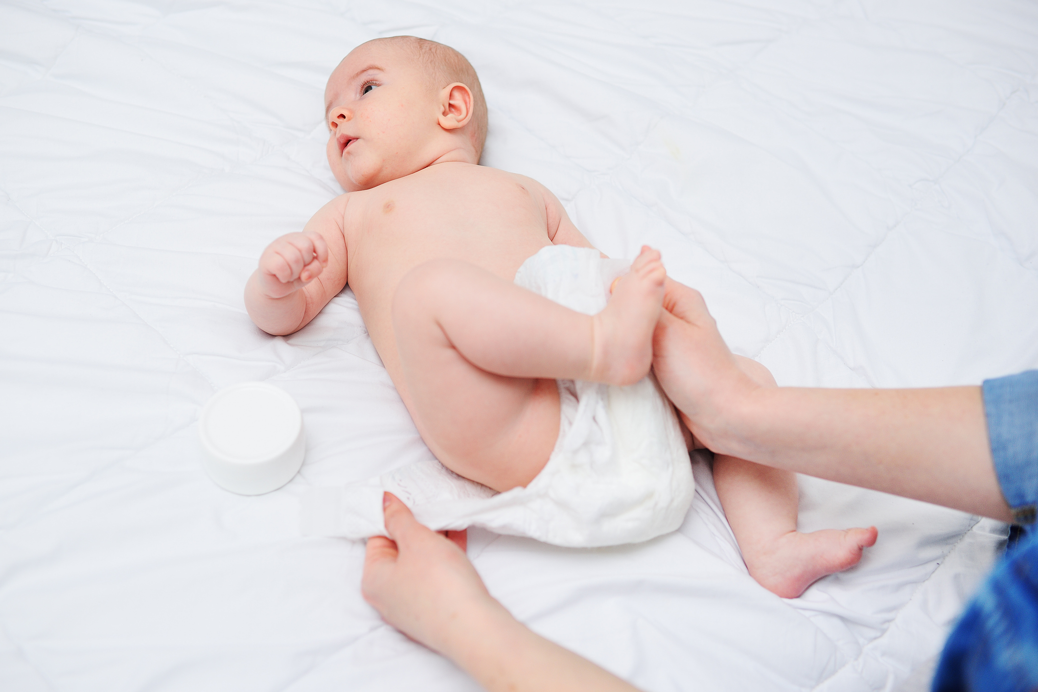 Jak często noworodek powinien robić kupę?